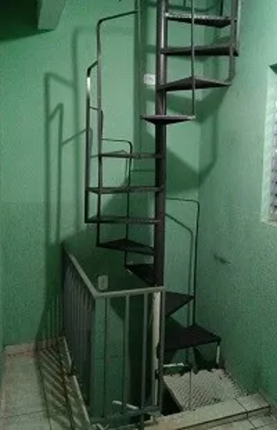 Escada caracol de ferro sp