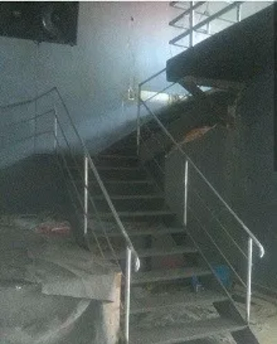 Escada de ferro em l para sala